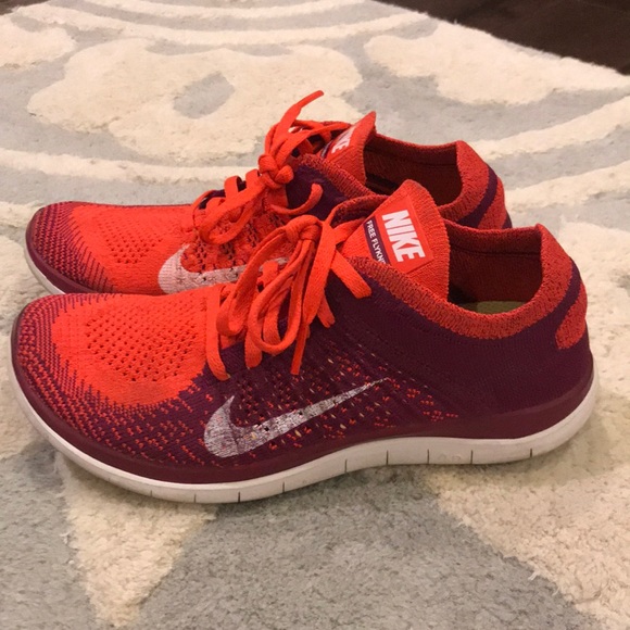 Nike Shoes - Nike Free Flyknits